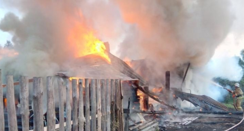 На пожаре в Коми погибли три человека