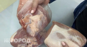 Детей в Коми пытались накормить опасными полуфабрикатами из «реанимированной» свинины