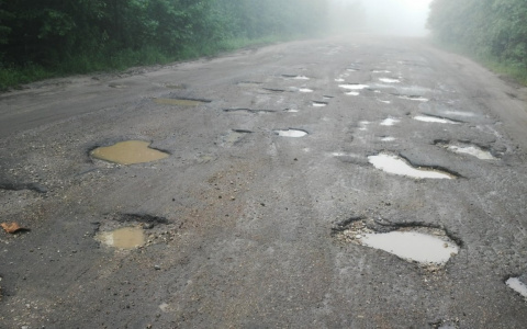 Дорогу из Коми в Архангельскую область ждет только ямочный ремонт