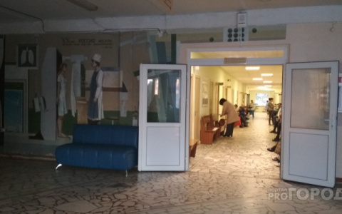 Госпитализировали с открытым переломом: появились подробности серьезного ДТП в Ухте, где пострадали пять человек