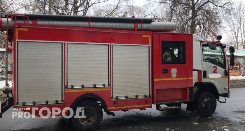 В Сосногорске загорелась припаркованная машина
