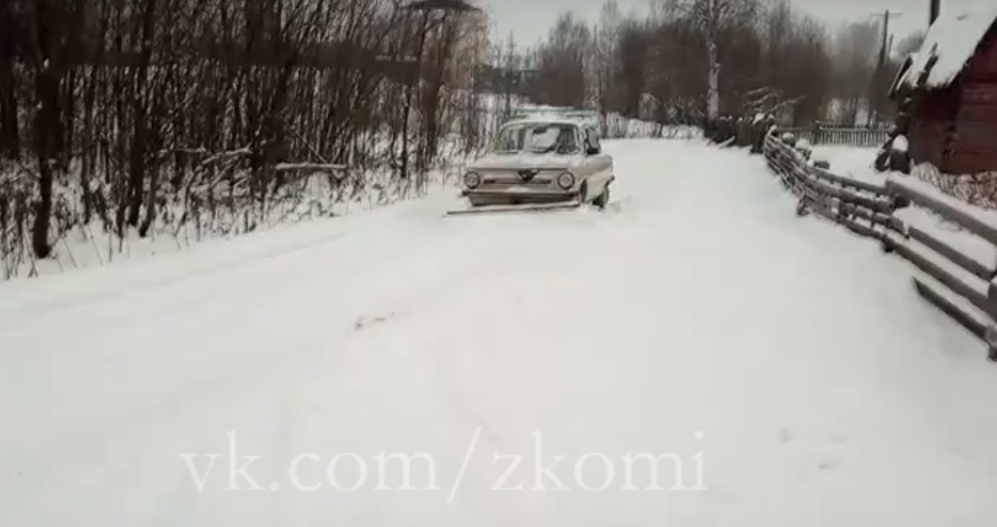 Ухтинец превратил свой "Запорожец" в снегоуборочную машину