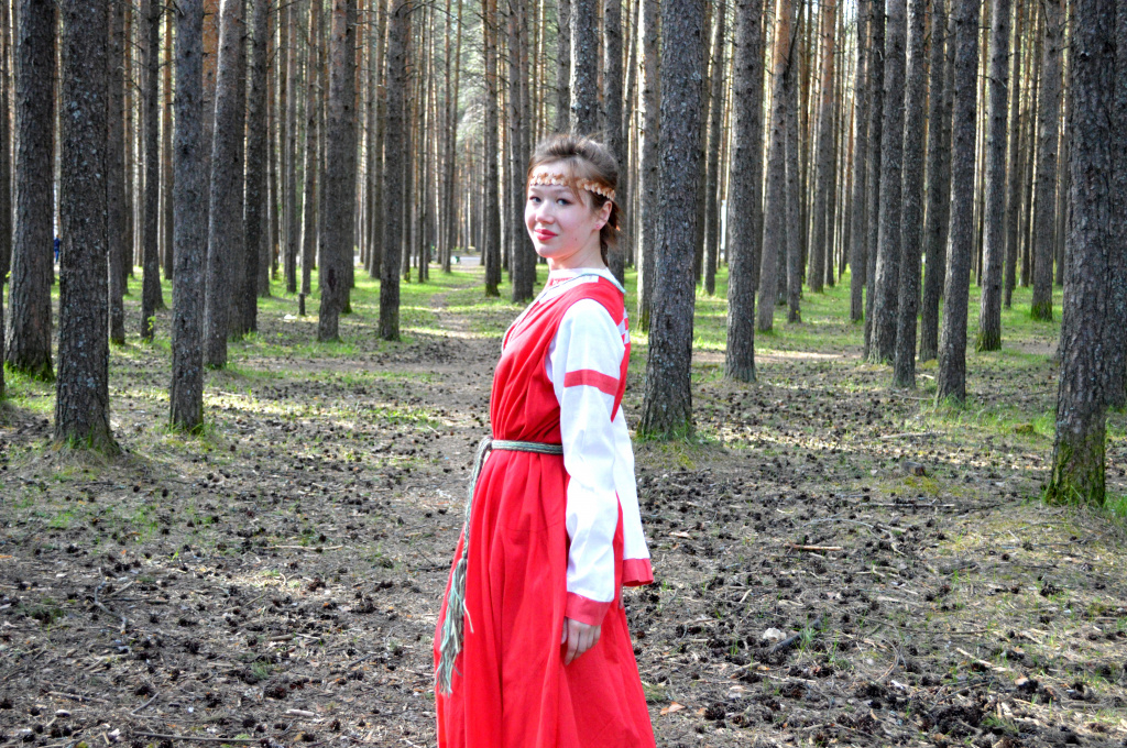 Ухтинцев приглашают на выставку народных костюмов