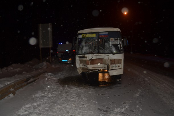 В Коми от столкновения с автобусом погиб мужчина