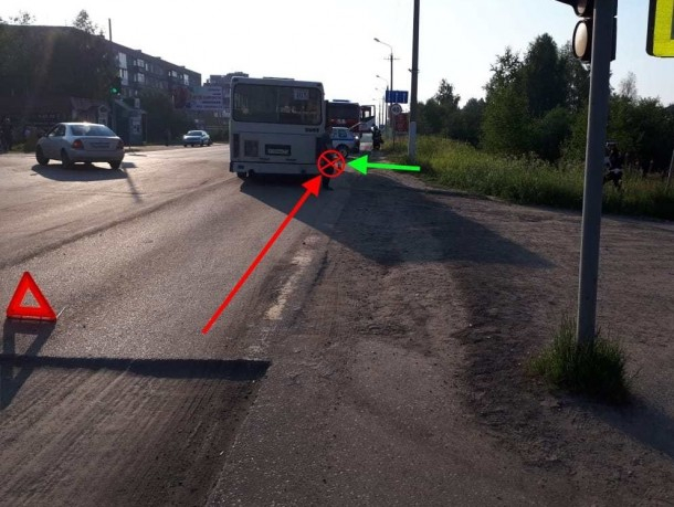 В Сосногорске под колеса автобуса попала пожилая женщина