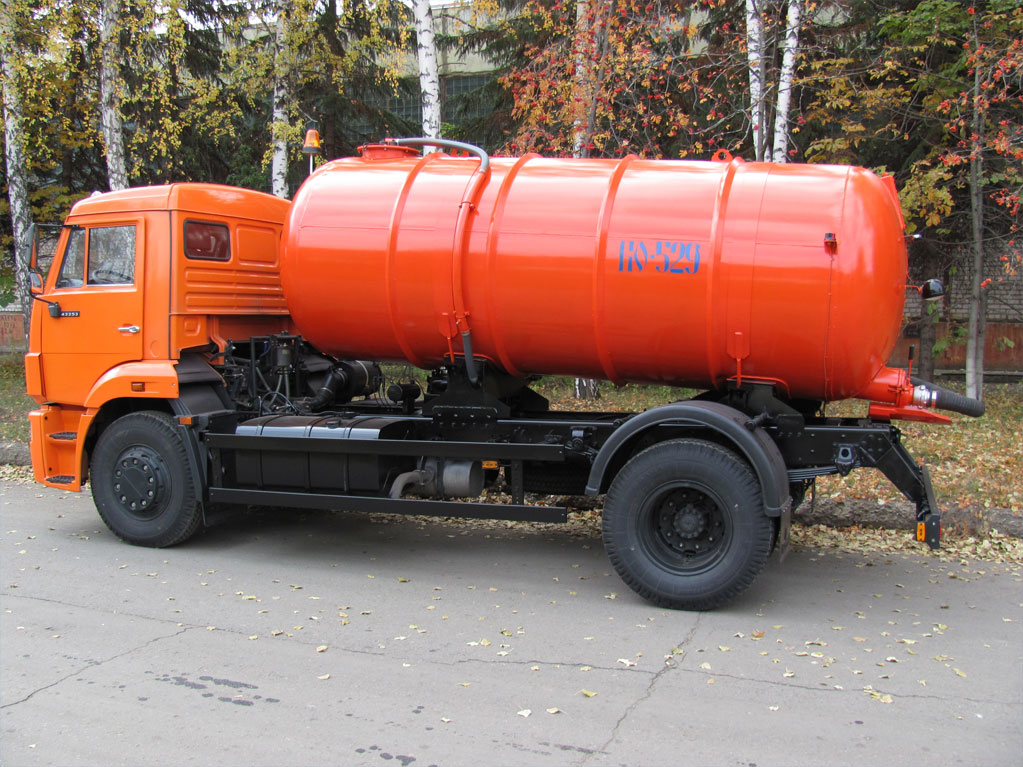 В Сосногорске ассенизатор умер при очистке канализации