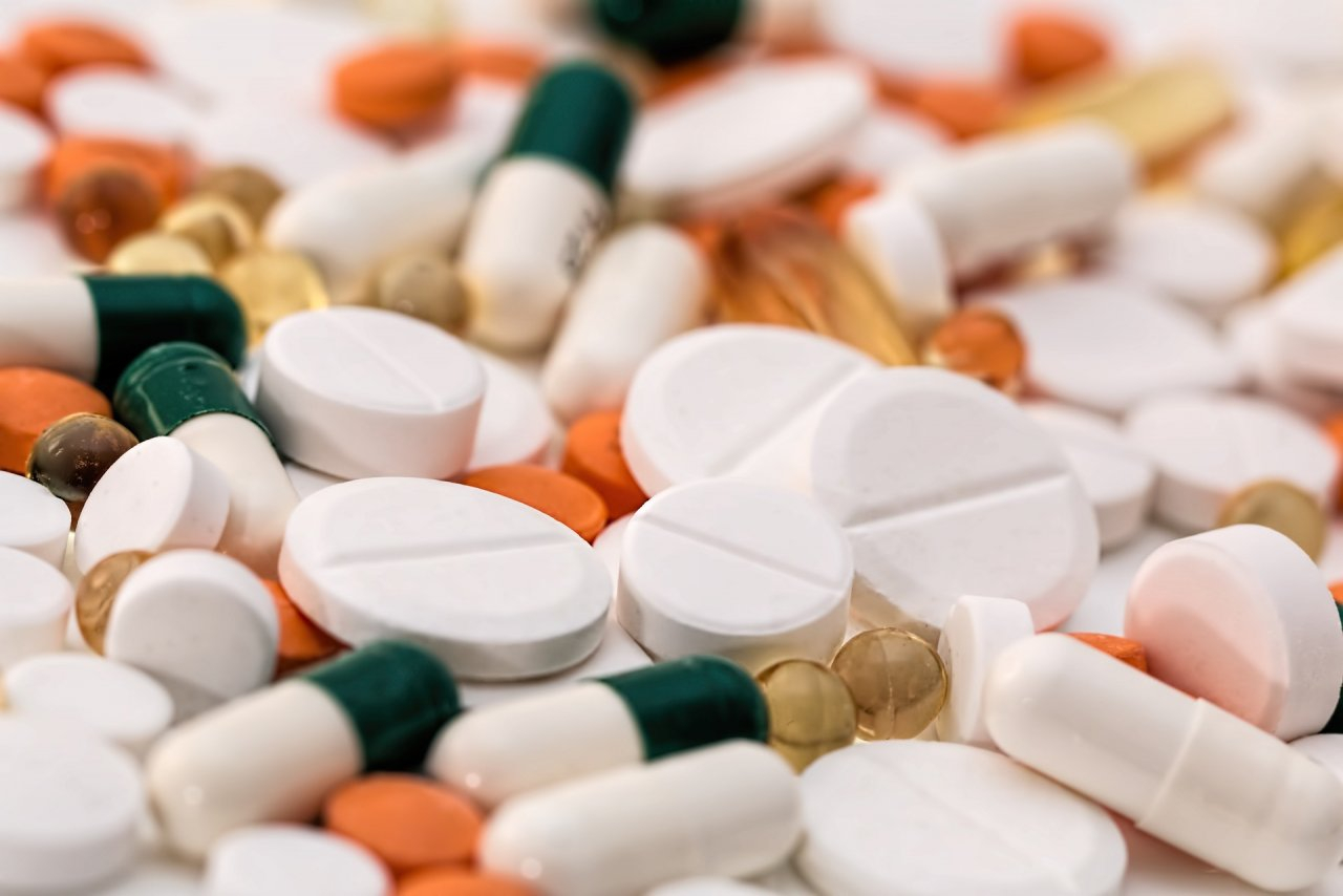 "Не стоит назначать антимикробные препараты себе самостоятельно": Минздрав обратился к гражданам