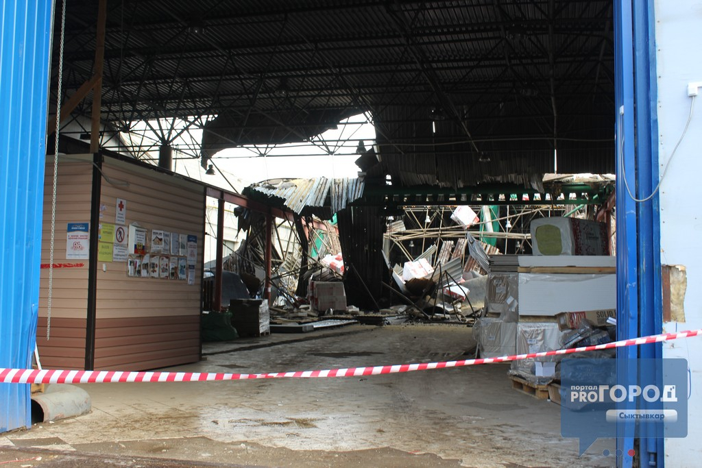 Обрушение крыши магазина в Сыктывкаре: фоторепортаж