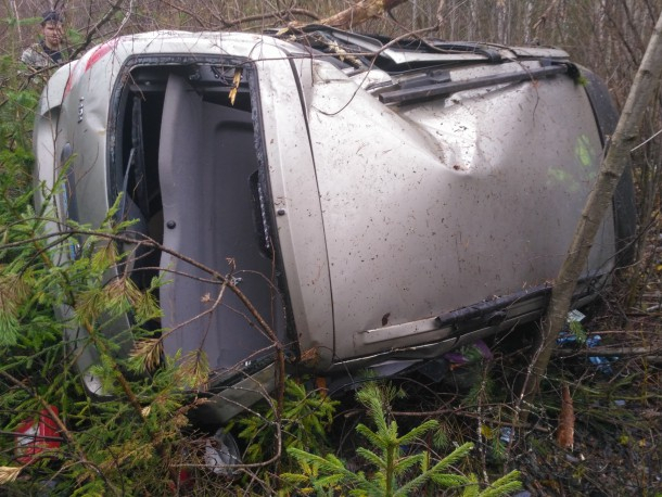В Коми авто вылетело в кювет, водитель серьезно пострадал