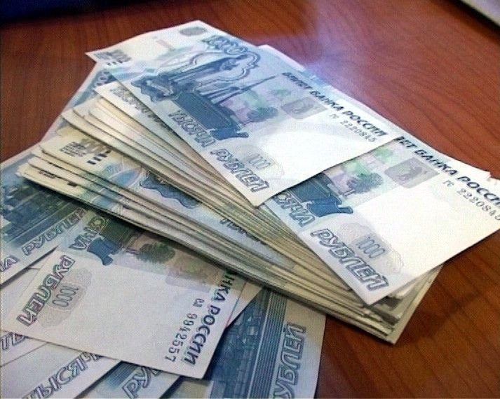 В Коми женщина нашла в своем подъезде 60 тысяч рублей
