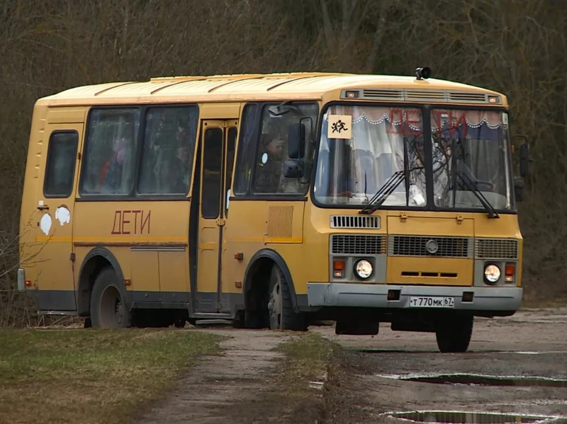 В Коми водитель школьного автобуса бросал детей в чужих деревнях, чтобы покатать своих родственников