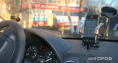 "Неприятное нововведение": в России таксистам придется пересесть на отечественные авто?