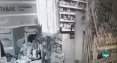 Безработный житель Коми проник в магазин с помощью крышки люка