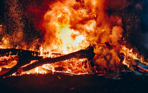 В Сосногорске сгорел жилой дом: на пожаре погиб мужчина