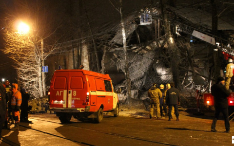 Новости России: на заводе от взрыва газа рухнула крыша на рабочих