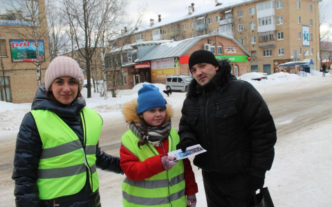 Ухтинские дети призвали пешеходов носить светоотражатели