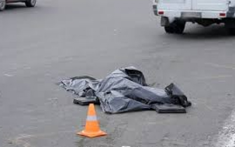 В Коми мужчина погиб под колесами авто